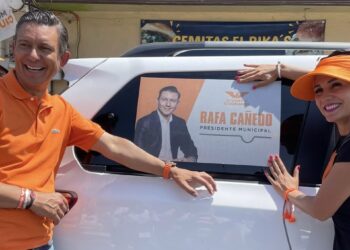 Rafa Cañedo visitó la Colonia Pino Suárez