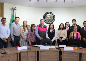 INE Puebla y UVP forman redes por la democracia