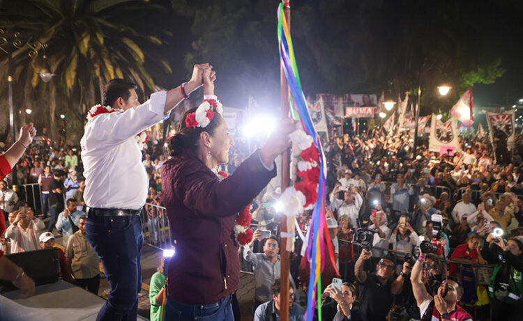 30 mil personas reciben a la dupla ganadora Sheinbaum y Armenta
