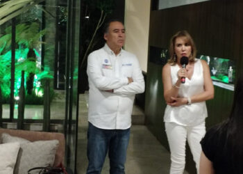 Humberto Aguilar se reúne con vecinos de La Vista