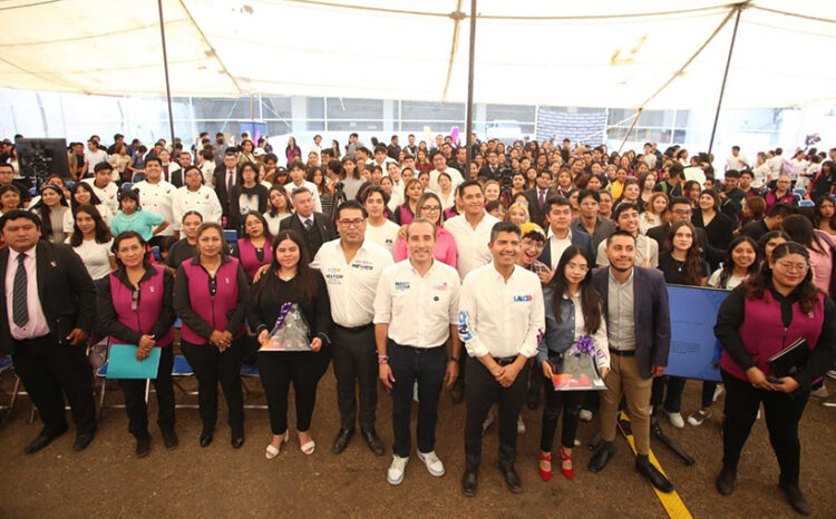 La juventud puede cambiar el destino de Puebla: Néstor Camarillo