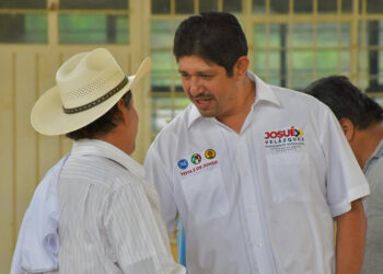 Recorre Josué Elías la comunidad de Zapata 