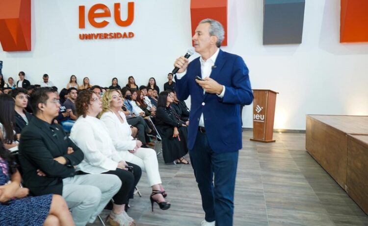 La juventud debe ser partícipe en la toma de decisiones para la Puebla del Futuro: Pepe Chedraui