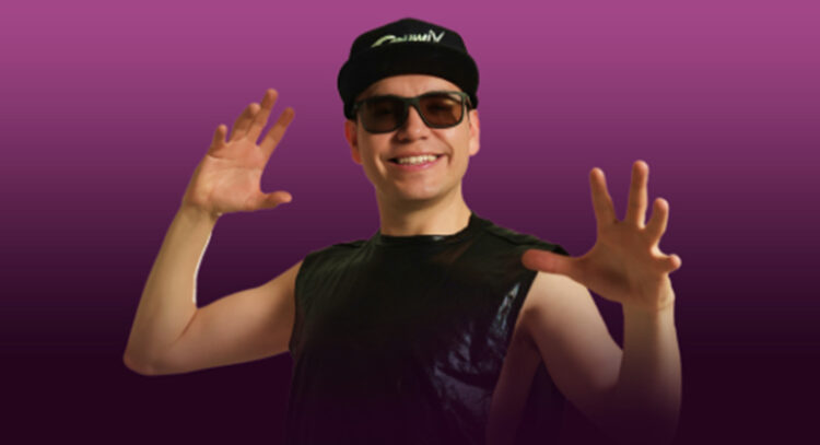 Raymix estrena su ‘Canto de un ángel’ sexto álbum de estudio