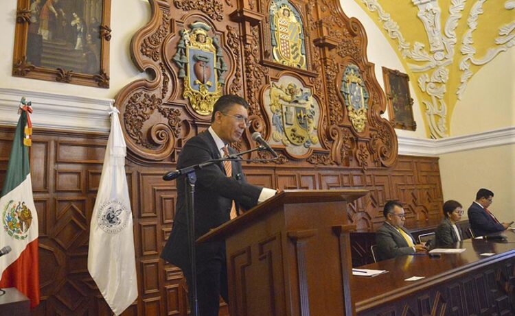 Presenta sus propuestas ante el Consejo Universitario el candidato a la alcaldía de Puebla por el Partido MC