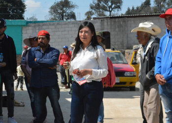 Ana Laura Sánchez visita Pozo de Piedra; invita a los pobladores a votar