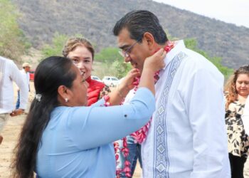 Gobernador supervisa avance de obras