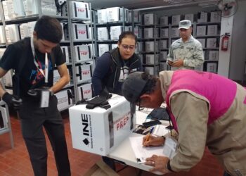 Inicia INE Puebla distribución y entrega de paquetes electorales a presidencias de casilla