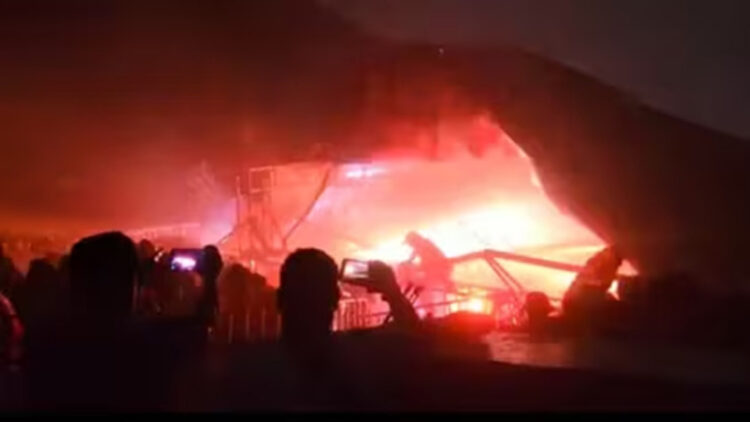 9 muertos y 63 heridos tras desplome del templete en cierre de Máynez