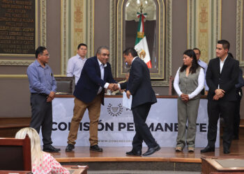 Entrega Congreso del Estado reconocimientos a deportistas y sus entrenadores