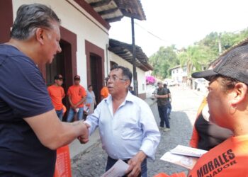 Fernando Morales y la Ola Naranja llegan a Xochitlán de Vicente Suárez