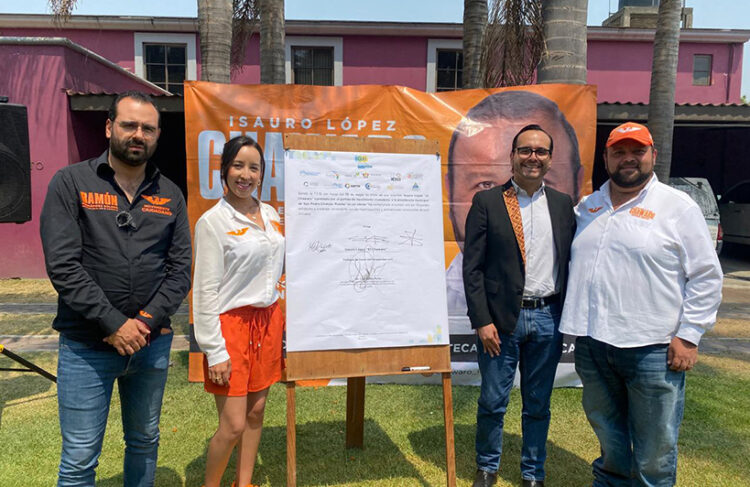 Firma Ramón Fernández compromiso por el Desarrollo Sustentable y Acción Climática