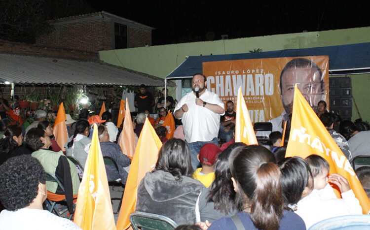 Tianguistas y clientes de Santa María Xixitla respaldan a Isauro López «Chawaro»