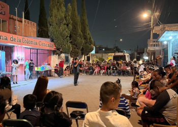 Festejan el día de las madres en colonia Cencalli