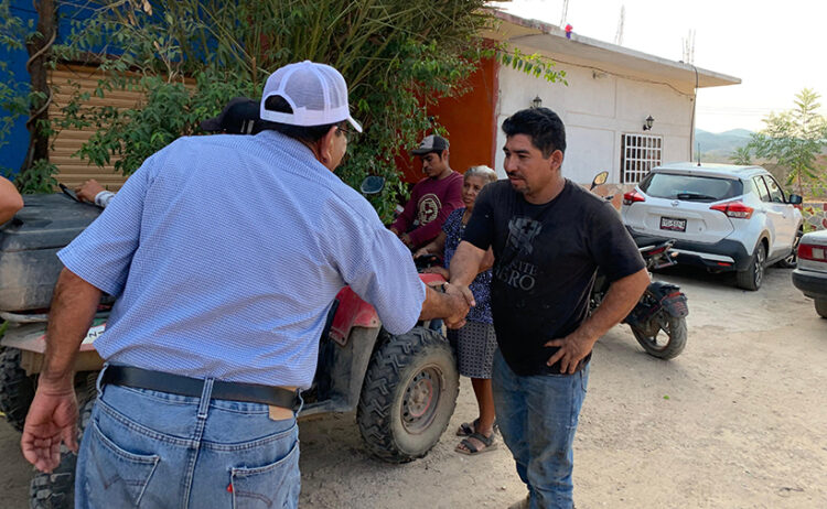 Avelino Rivera recorre Tempexquixtle e Isla La Paz