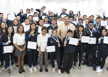 Entrega Rectora Lilia Cedillo estímulos a estudiantes que compitieron en la Universiada Nacional 2024