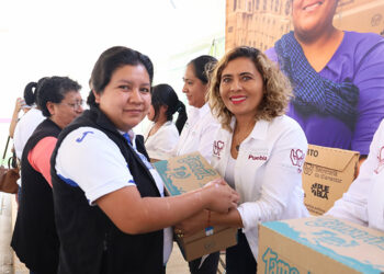 Contribuye gobierno estatal en nutrición de familias de Oriental