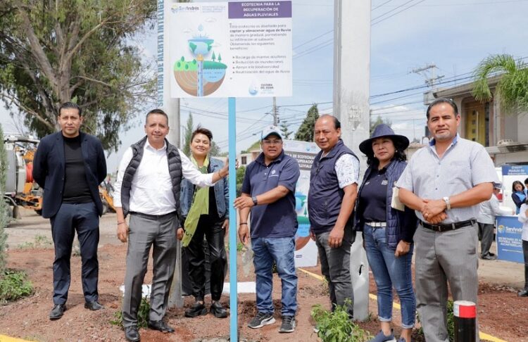 Entrega Mundo Tlatehui pozo de absorción en San Francisco Acatepec