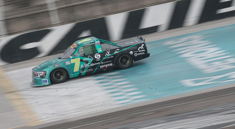 Falla mecánica frustra carrera de Alonso Salinas en Aguascalientes