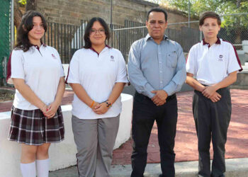 Alumnos de la UAG van a campamento de ciencia y tecnología en Florida