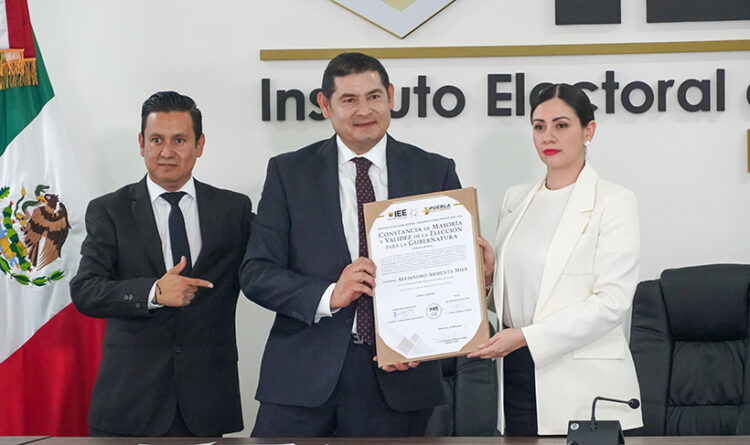 IEE entrega constancia de mayoría a la gubernatura a Alejandro Armenta Mier