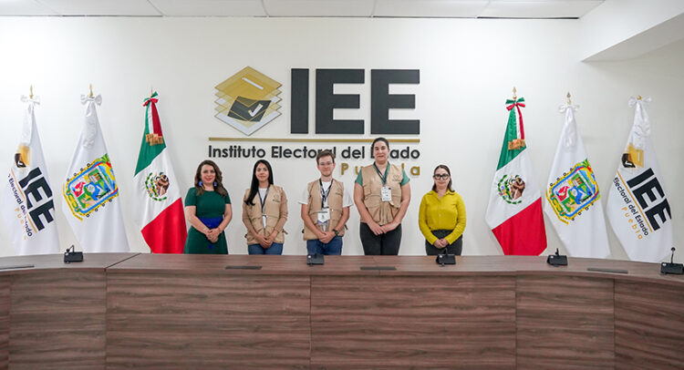 Consejeras y Consejeros Electorales se reúnen con observadores internacionales