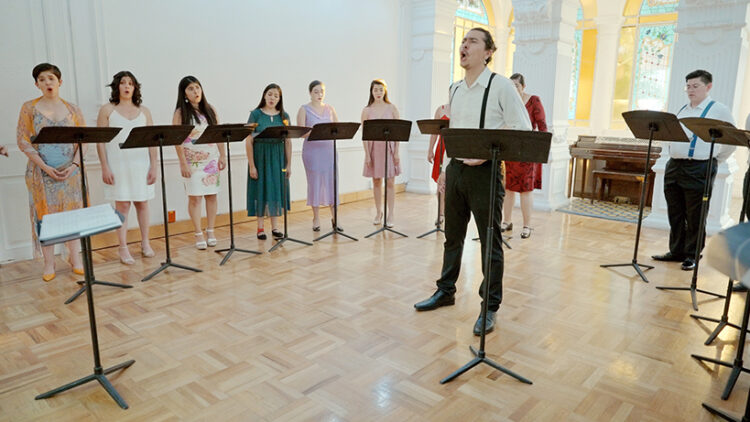 El Ensamble Escénico Vocal conjugará música y poesía al interpretar Coros literarios de añoranza y deseo