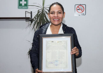 Recibe Lupita Cuautle constancia que la acredita Presidenta Electa 2024-2027