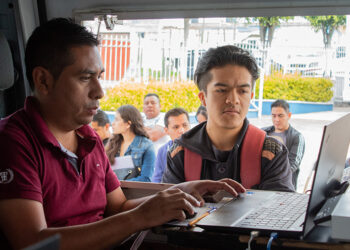 Mediante Unidades Móviles, gobierno estatal expide más de 3 mil licencias particulares