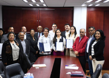 COBAT y SEDIF firman convenio para capacitar a docentes sobre salud mental estudiantil