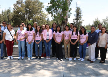 Autoridades educativas despiden a alumnas que asistirán a Olimpiada Nacional Femenil de Matemáticas