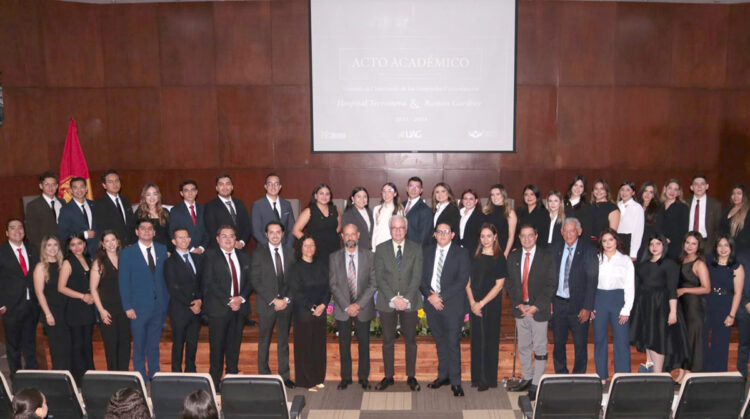 Médicos de la UAG culminaninternado en los hospitalesRamón Garibay y Terranova