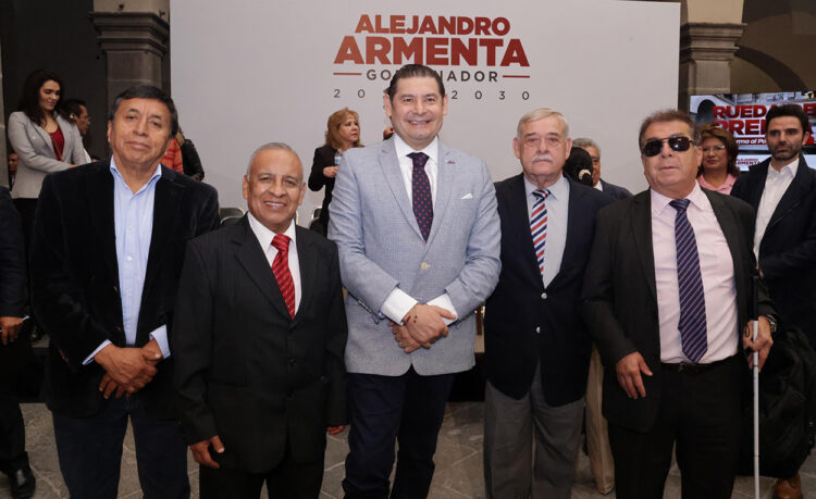 El comité de transición del gobierno electo presentó a 4 integrantes más