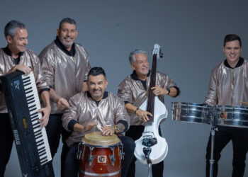 ‘Todo quiero contigo’ de El combo de Las Estrellas con Daniel Calderón y Los Gigantes del Vallenato