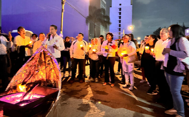 Simpatizantes de Roxana Luna realizaron con éxito la «Llama de la Esperanza»