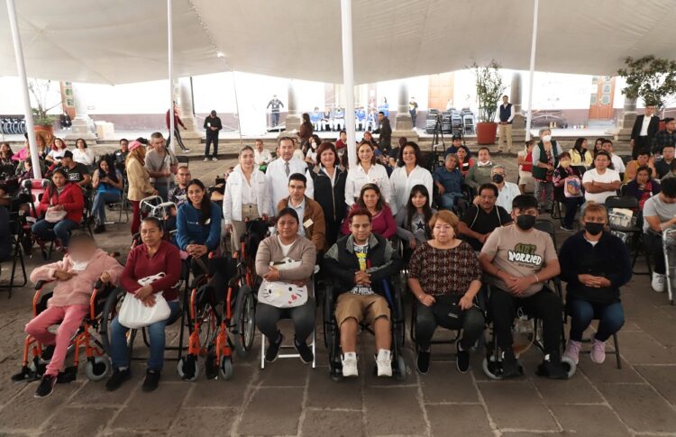 Mejora SEDIF calidad de vida de personas con discapacidad, entrega aparatos ortopédicos