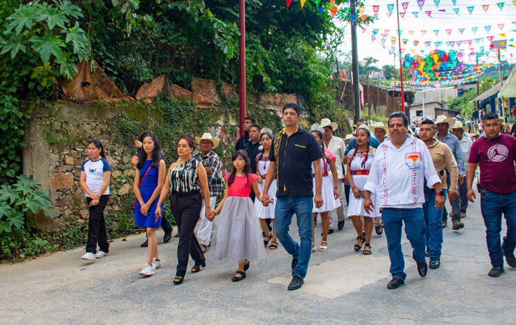 Éxito en el inicio de la feria Huitzilan de Serdán 2024