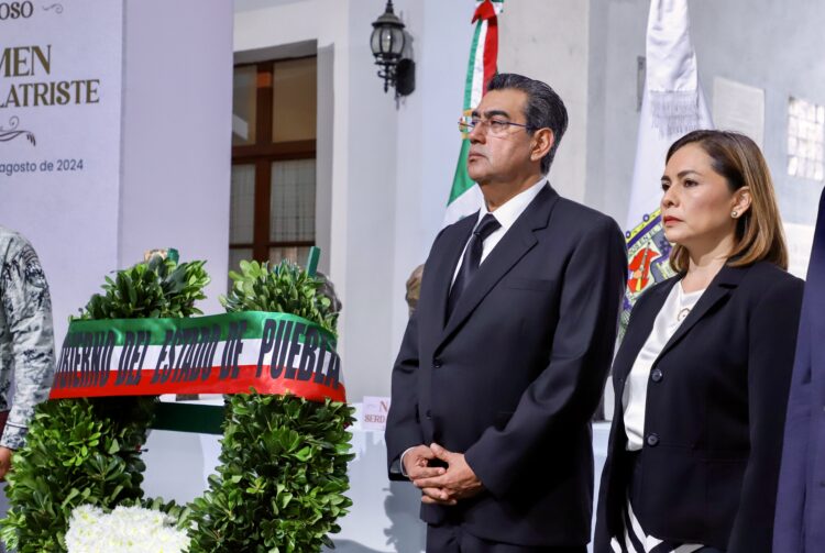 Convoca Sergio Salomón a sociedad y funcionarios a reafirmar su compromiso con Puebla y México