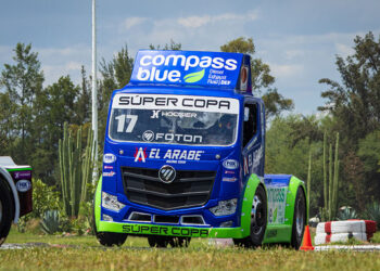 “El Árabe Racing Team by Compass Blue”, tomó el podio de los Tractocamiones en el Autódromo de León
