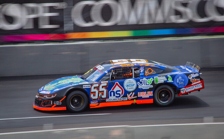 Julio Rejón y el GGG Racing Team, terminan a un paso del podio de NASCAR México Series en Querétaro