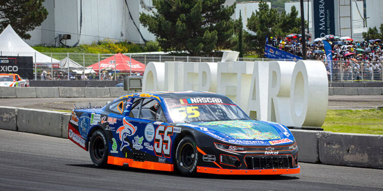 Julio Rejón y el GGG Racing Team, a sellar su pase a los playoffs de NASCAR México Series 2024