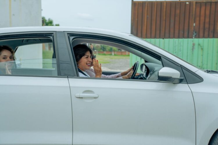 Con una Caravana informativa, simpatizantes de Roxana Luna reportaron avance jurídico de la elección en juntas auxiliares y barrios de San Pedro Cholula