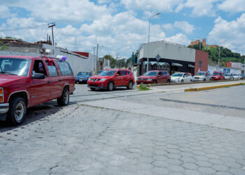 Instalan segundo plantón de apoyo a Roxana Luna, frente a presidencia de San Pedro Cholula