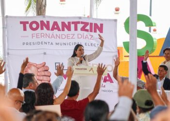 Continúa Tonantzin Fernández escuchando a las y los cholultecas a través del programa El Pueblo Manda