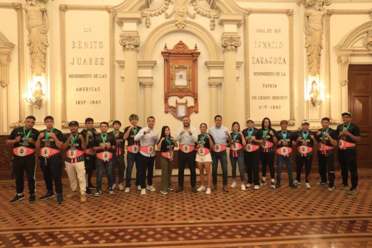 Reconoce Ayuntamiento a campeones y campeonas del Torneo de Barrios de Box 2024