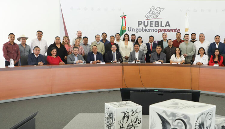 Reunión con mandatario poblano fortalece gestiones de legisladores: José Luis Figueroa