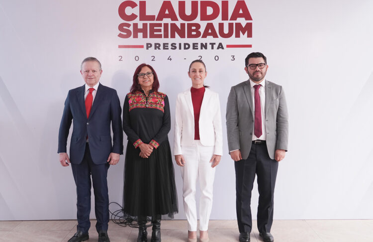Claudia Sheinbaum presenta a Arturo Zaldívar, Carlos Torres y Leticia Ramírez como integrantes de su gabinete