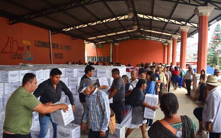 Entregan en Huitzilan más de 4 mil despensas