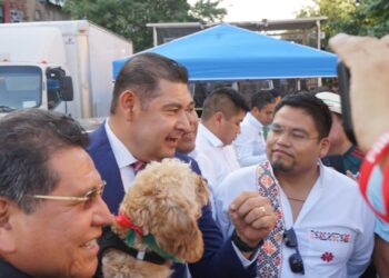 Alejandro Armenta reconoce contribución de migrantes poblanos desde Estados Unidos