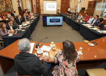 Continúan las mesas del proceso de entrega-recepción en el Ayuntamiento